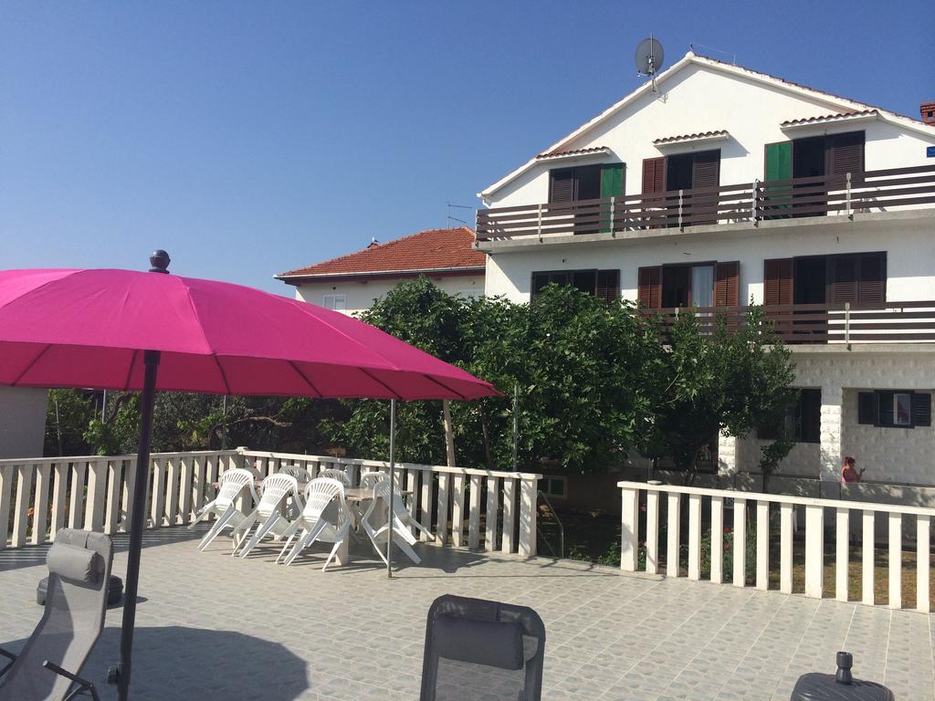 Guesthouse Lidija Kukljica Ruang foto