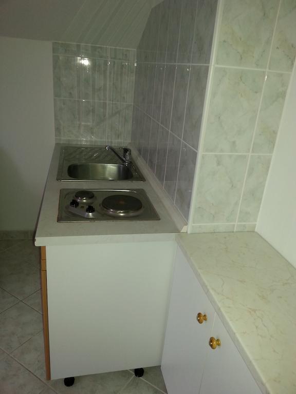 Guesthouse Lidija Kukljica Bagian luar foto