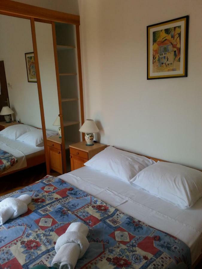 Guesthouse Lidija Kukljica Bagian luar foto