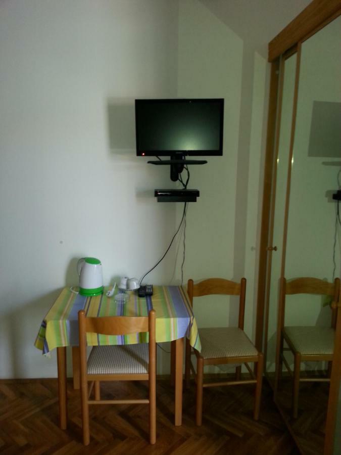 Guesthouse Lidija Kukljica Bagian luar foto